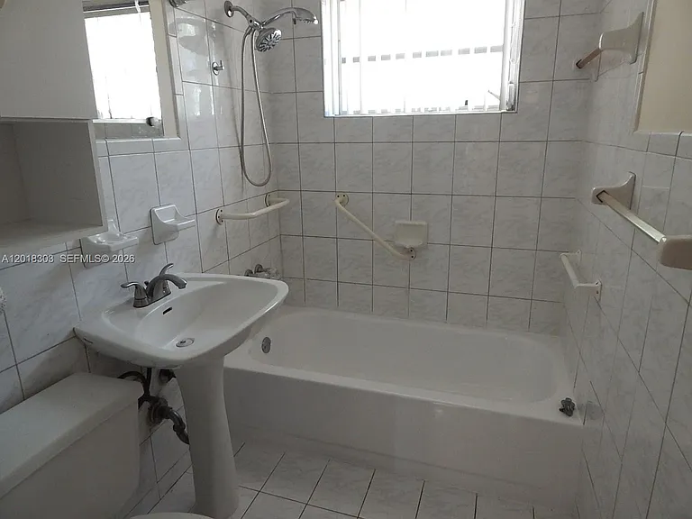 3671 SW 24th St #2 — Photo 3