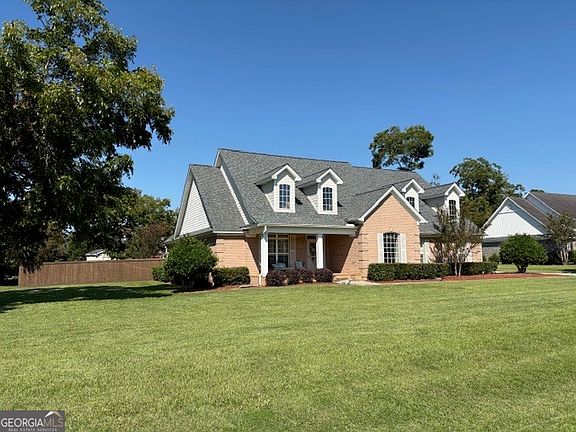 2nd image of 3804 Orchard Way