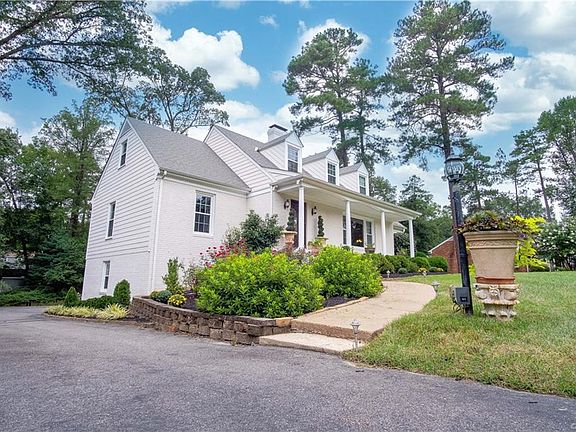 2nd image of 9149 Chartwell Ct