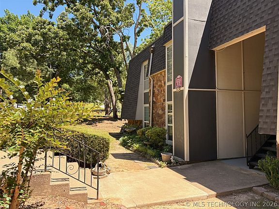 2nd image of 4428 E 68th St Unit 484