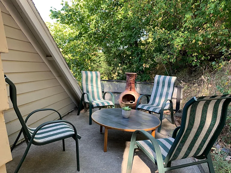 230 SE Spring St #1B — Photo 9