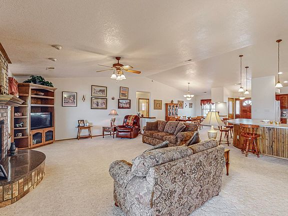 3rd image of 1037 Lee Trevino Dr