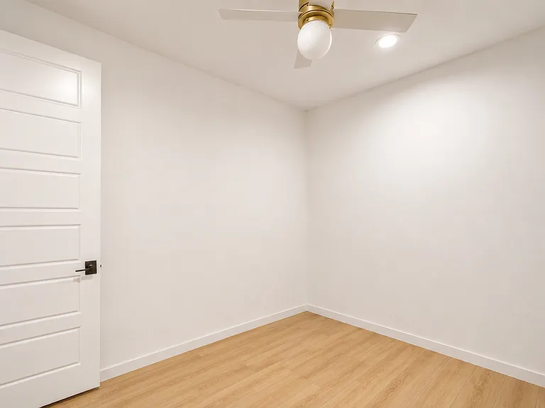 633 E Silver Fox Way — Photo 20