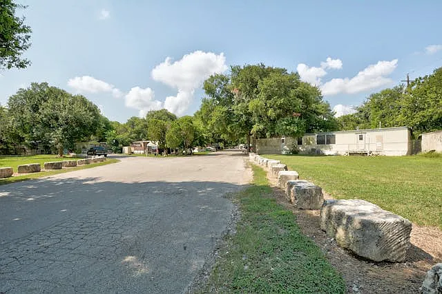 Woodview — Photo 16
