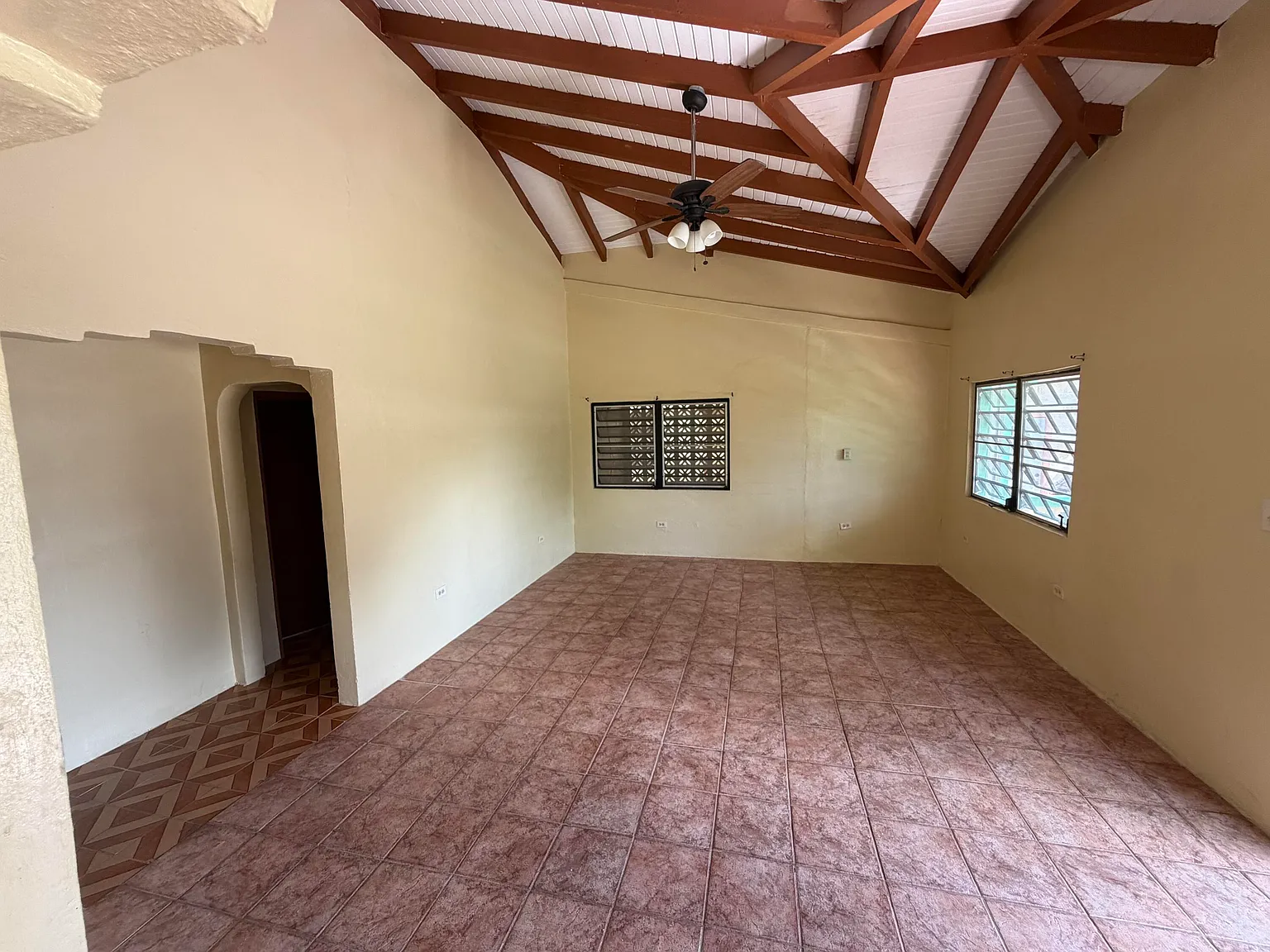 3 bed, 1300 sqft, $1,500 — Photo 4