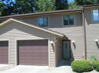 38 Brookview Dr, Fremont, OH 43420