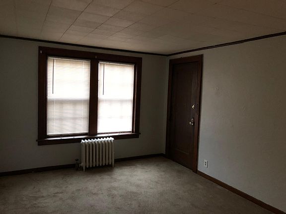 3rd image of 1000 Kenmore Ave #4