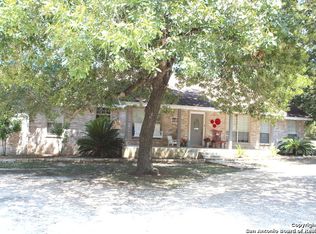 427 Meadowgrove Ln, Adkins, TX 78101