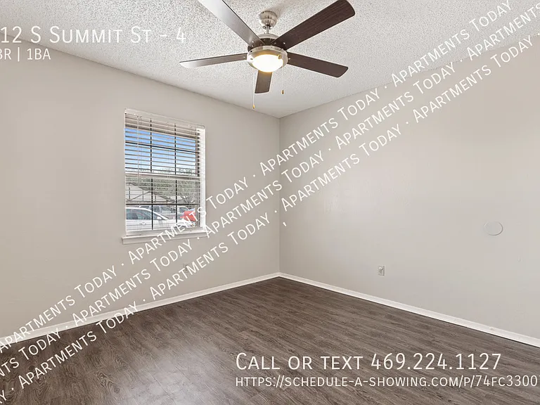 112 S Summit St #4 — Photo 10