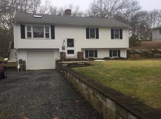 32 Foster Howard Rd, Pocasset, MA 02559