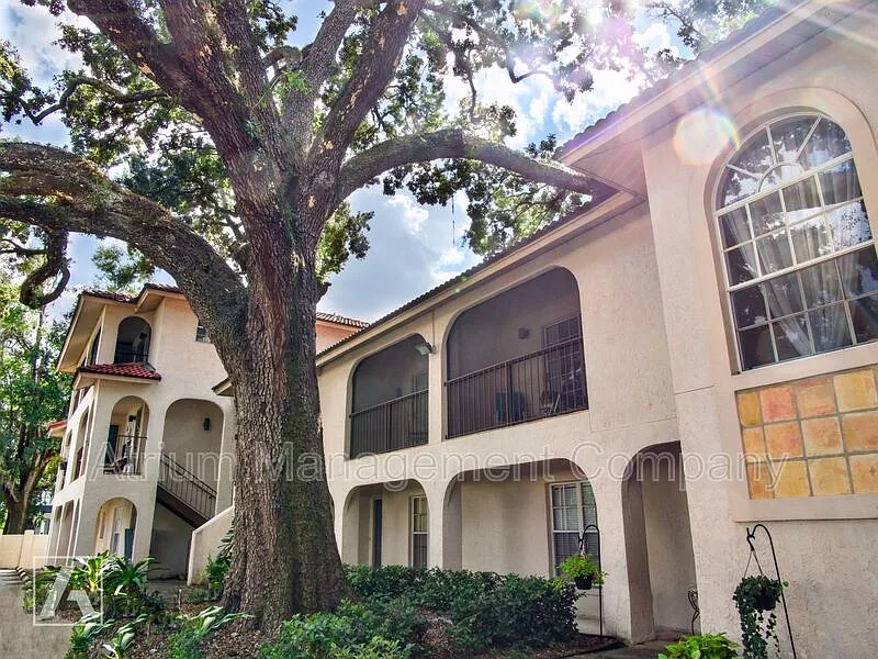 Building Photo - 611 E Amelia St #1