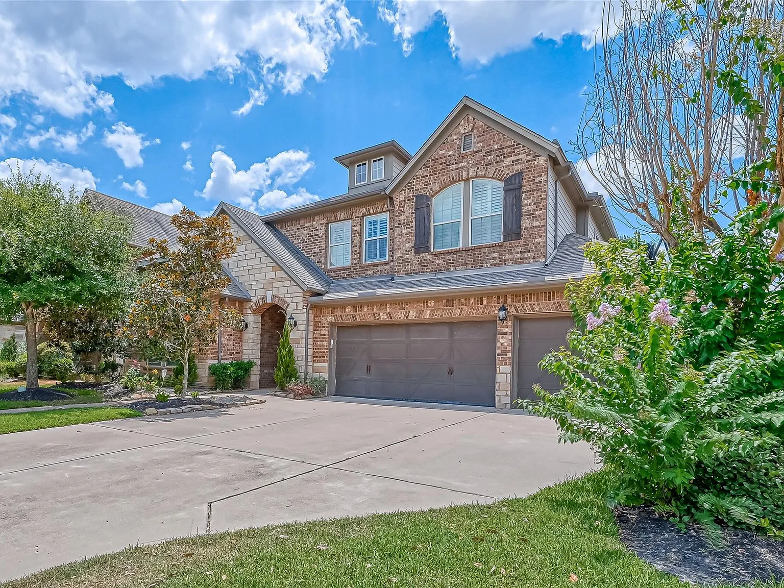 4 bed, 3.0 bath, 3575 sqft, $4,650 — Photo 3