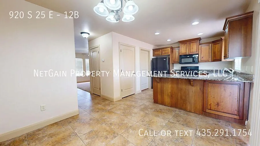 3 bedroom Trailside Unit — Photo 2