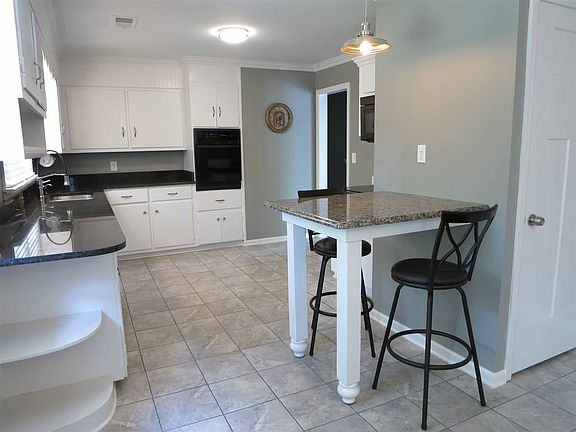 5th image of 27 Sunnyside Dr