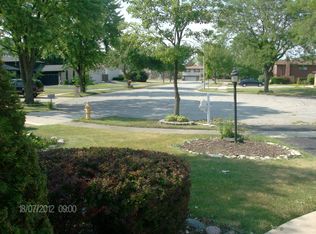 831 N Wyncroft Pl, Addison, IL 60101