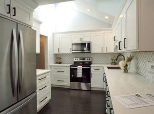 25 Station Rd, Salem, MA 01970