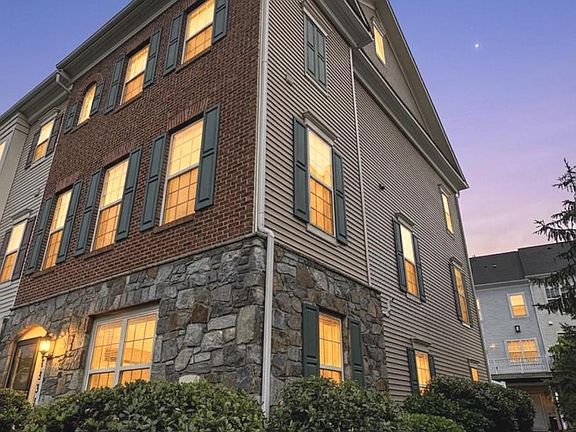 3rd image of 7331 Archsine Ln
