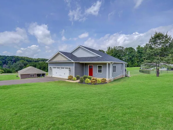 447 Bermuda Dr, Hardy, VA 24101