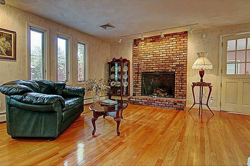 2nd image of 55 Tiffany Rd