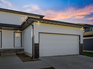 4320 Mourning Dove Dr, Waterloo, IA 50702