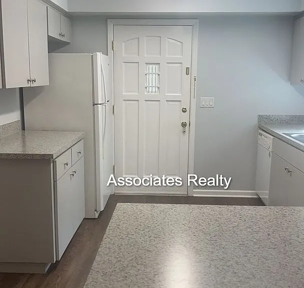 715 NW 36th St — Photo 5