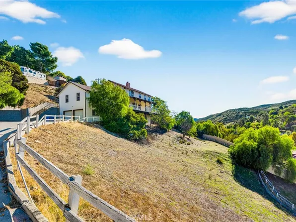 9404 Wayside Dr, Sunland, CA 91040