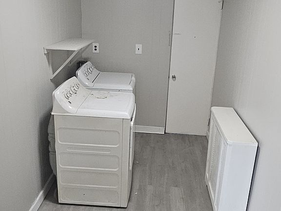 4th image of 219 Bayard St