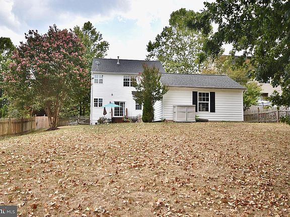 3rd image of 10041 Boreland Ct