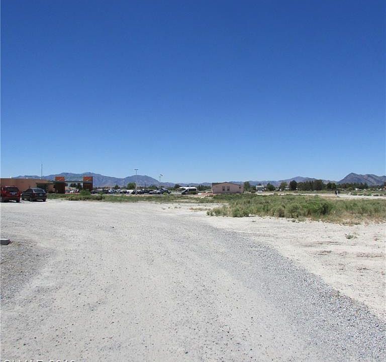 1st image of 310 S Lola Ln