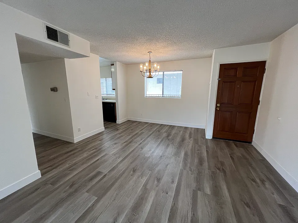1117 Elm Ave #103
