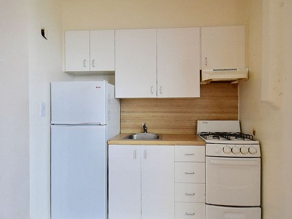 3rd image of 200 Haven Ave #3KK