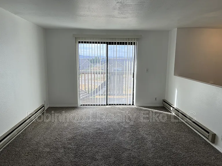 397 Parkchester Dr #2 — Photo 7