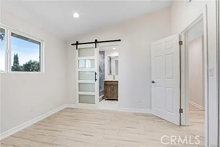 9661 Hayvenhurst Ave — Photo 26