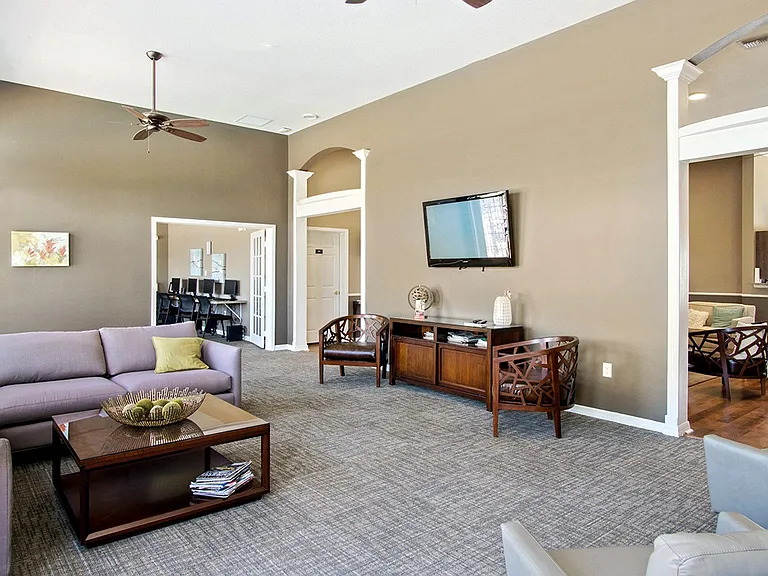Seven Palms Apartments — Photo 14