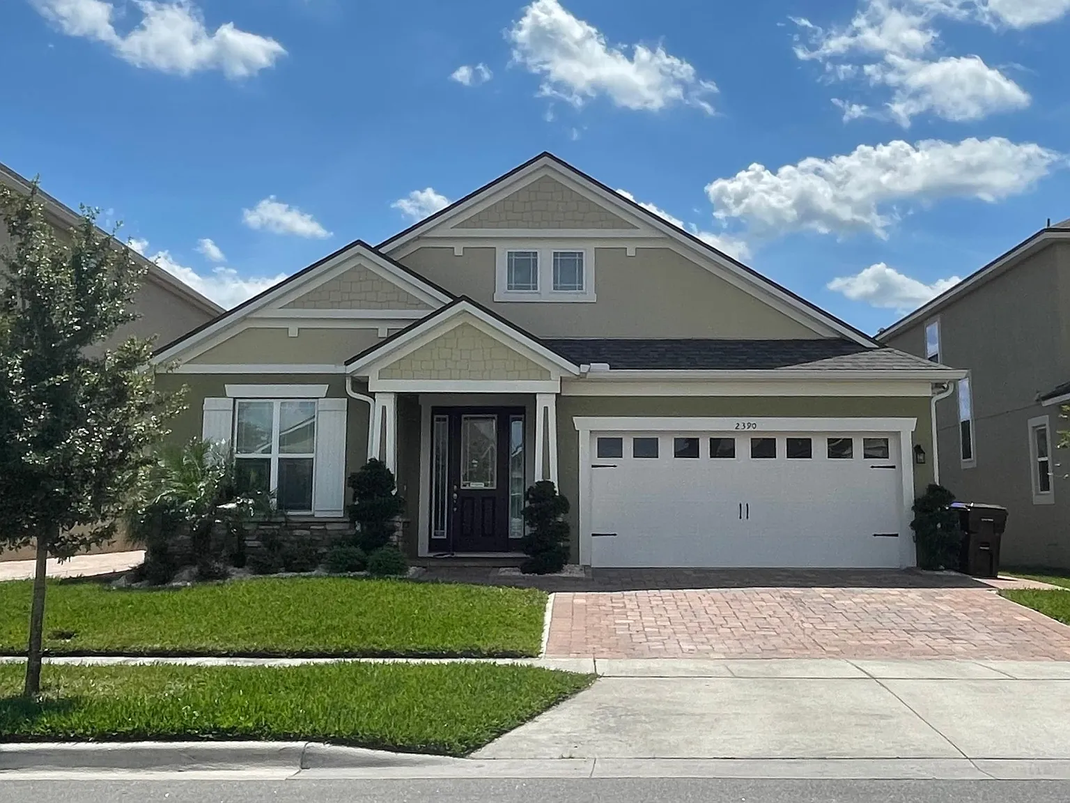 4 bed, 2408 sqft, $3,100 — Photo 2