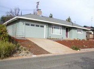 3425 Scenic Dr, Redding, CA 96001