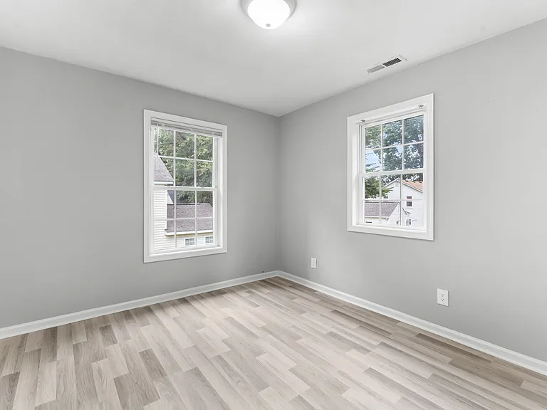 1415 Commerce Ave #1 — Photo 13