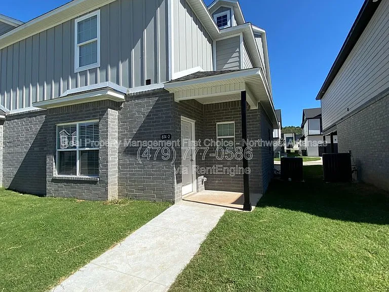 798 S Benchmark Ln #2 — Photo 2