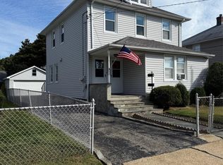 11 North St, Glen Cove, NY 11542
