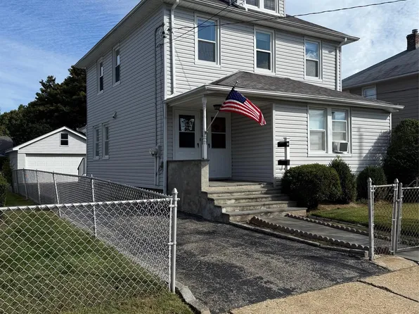 11 North St, Glen Cove, NY 11542