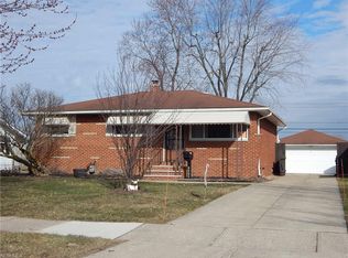 6403 Sandhurst Dr, Brookpark, OH 44142