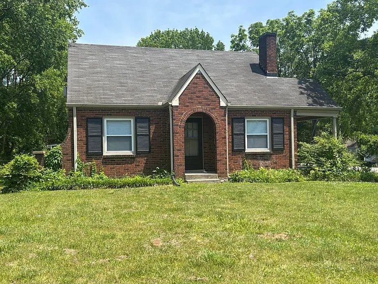 123 McGavock Pike — Photo 1
