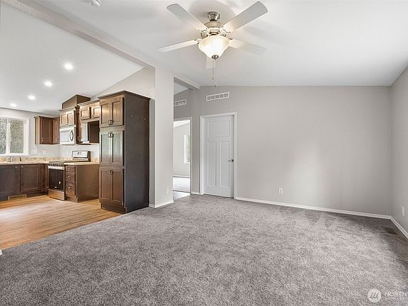 5th image of 70 E Spencer Glen