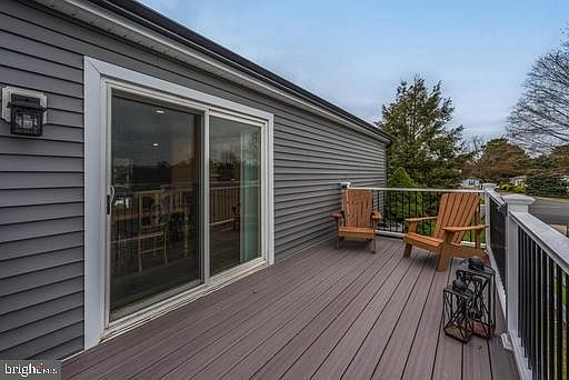 5th image of 401 Maplehurst Ct