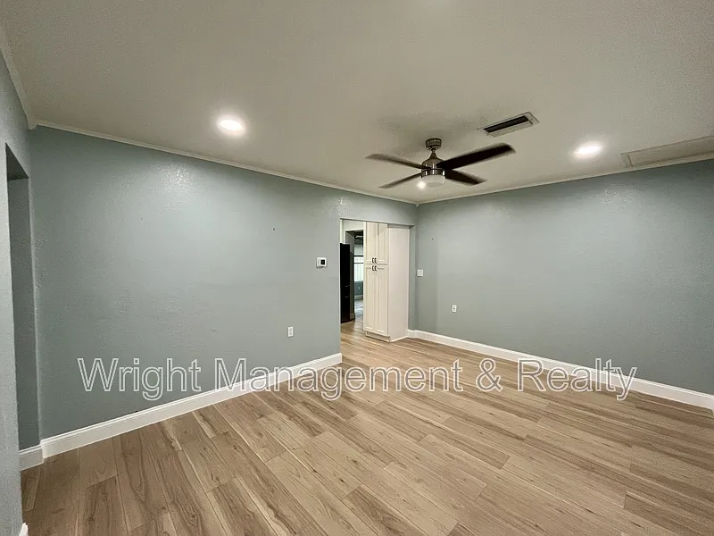 3 bed, 2.0 bath, 1337 sqft, $3,100 — Photo 4