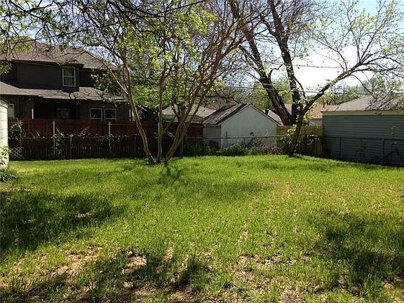 3rd image of 3813 Englewood Ln