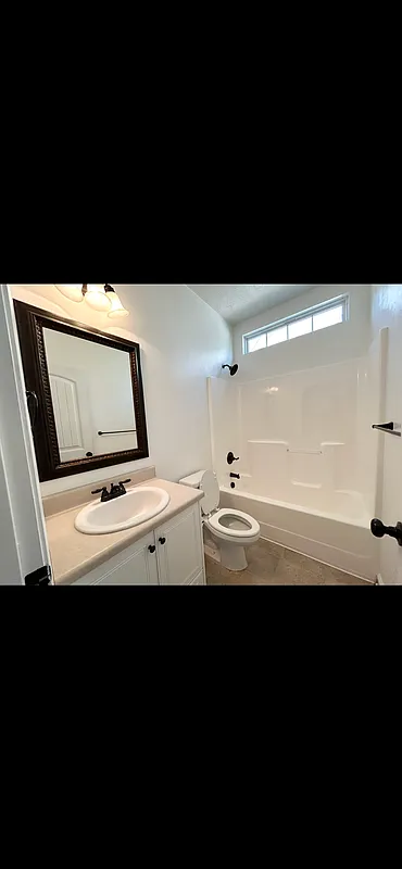 3 bed, 2.0 bath, 1556 sqft, $1,675 — Photo 2
