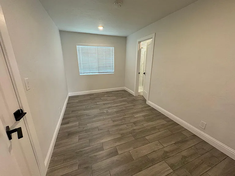 1136 N Sanborn Rd #6 — Photo 9