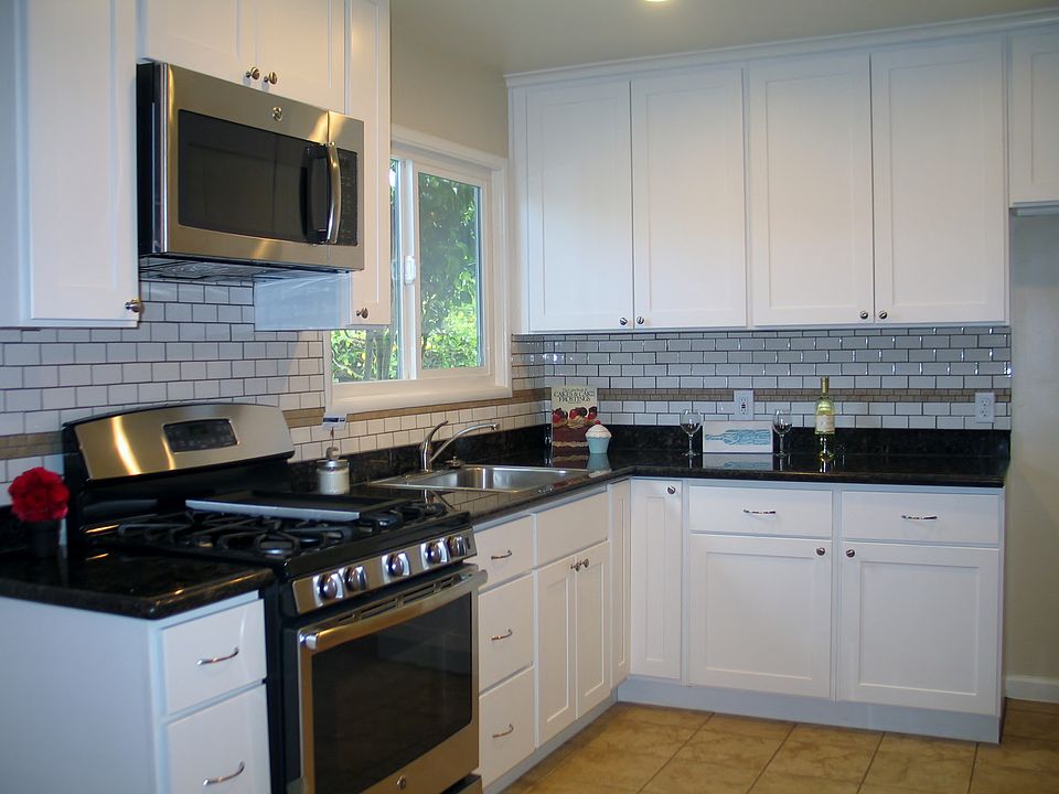2nd image of 15376 Edgemoor St