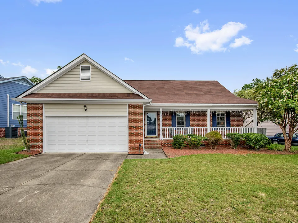 703 Fairbluff Dr